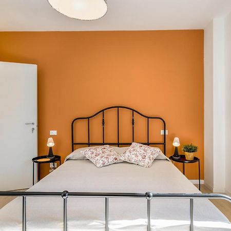 Family & Friends Rooms With Shared Bathroom Padua Exteriör bild