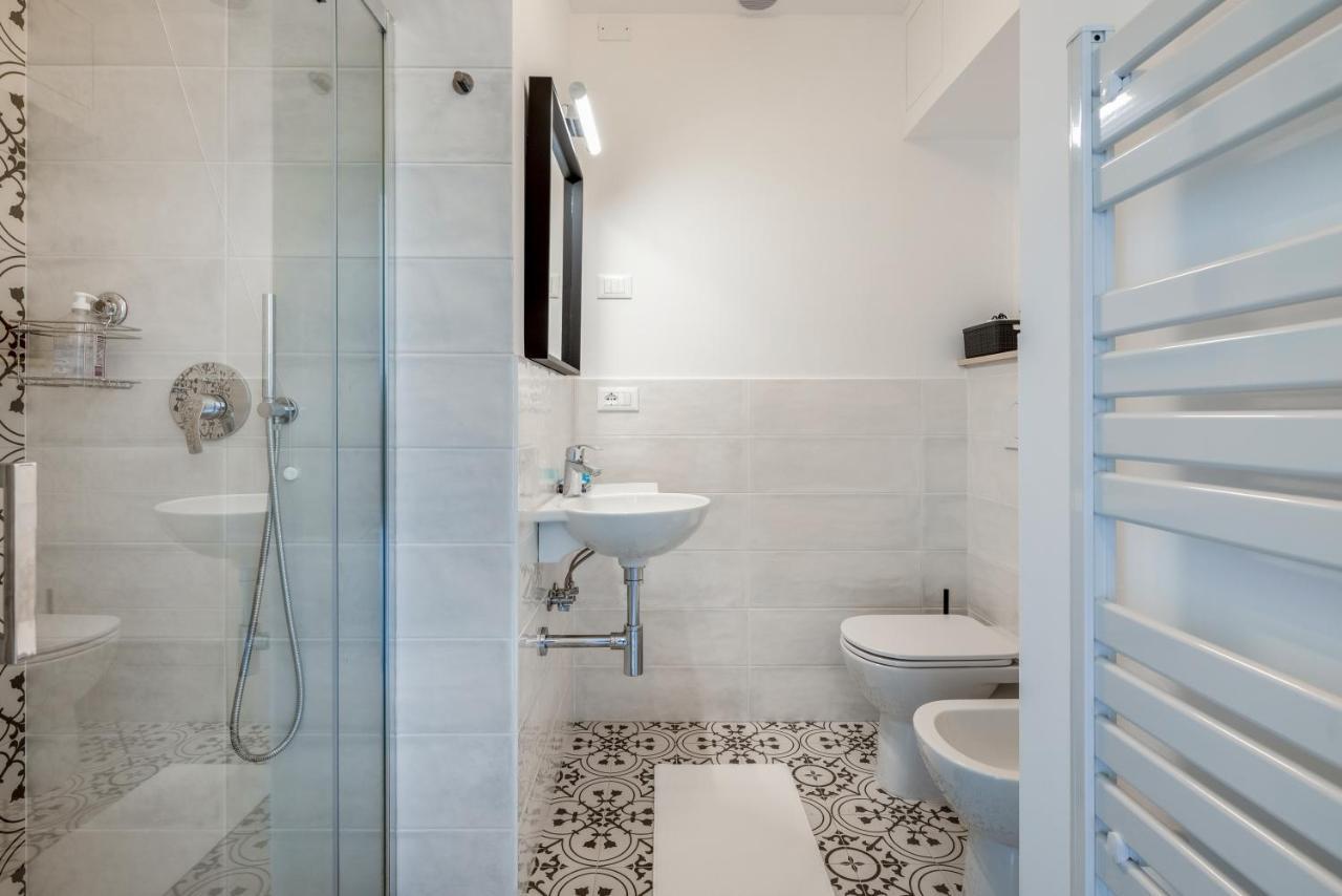 Family & Friends Rooms With Shared Bathroom Padua Exteriör bild