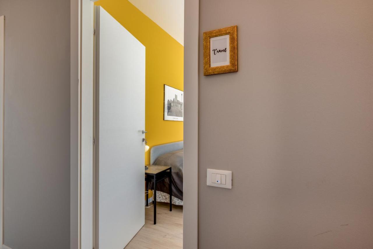 Family & Friends Rooms With Shared Bathroom Padua Exteriör bild